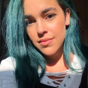 Meet your Posher, Laura